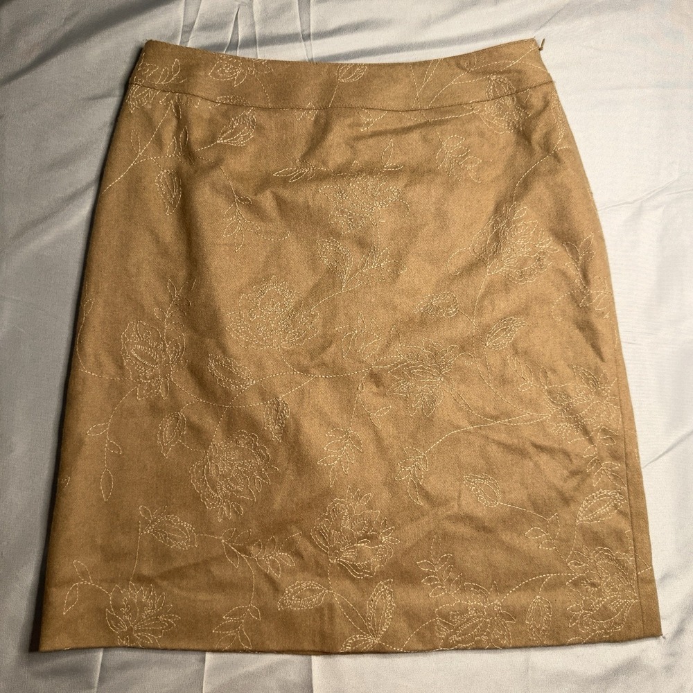Ann Taylor Beige‎ Wool Floral Embroidered Mini Skirt Size 4 Tan Woodsy Folklore